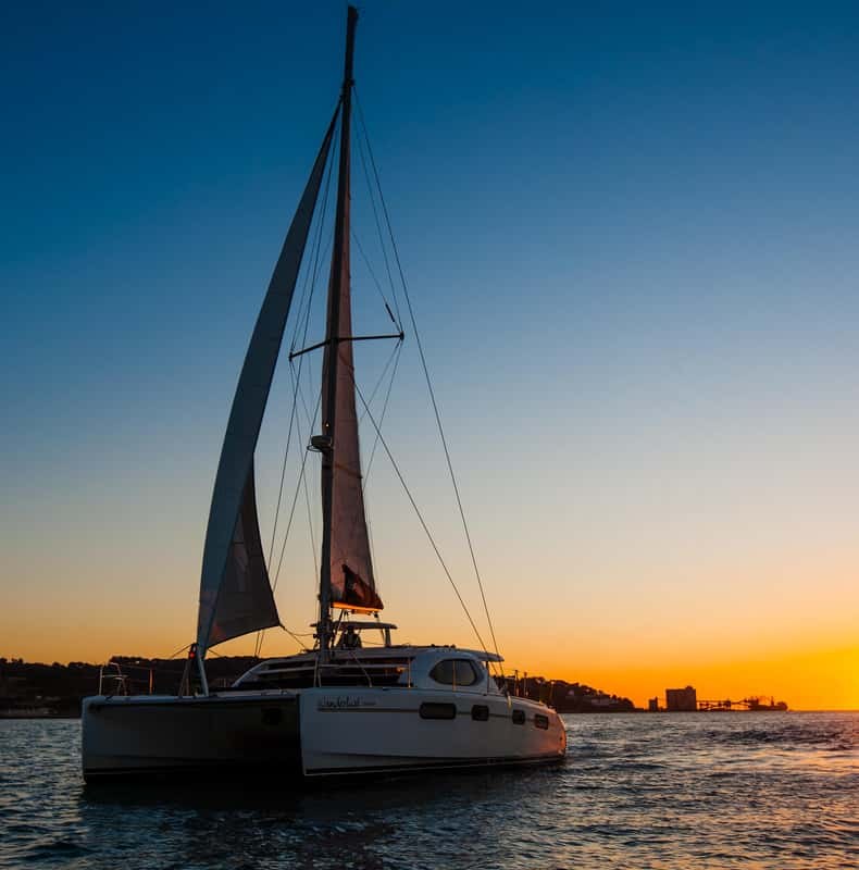Lisbon: Sunset Cruise With Drinks on Spacious Yacht